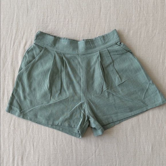 Pink Lily Pants - Pink Lily Sage Green Linen Blend Shorts | Elastic Waist | size Small